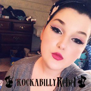 Meet your Posher, Dalia